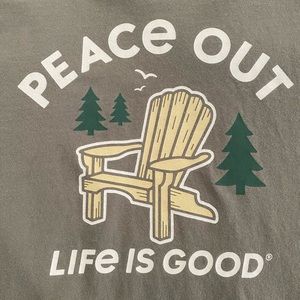 Men’s Life Is Good T-shirt in excellent condition